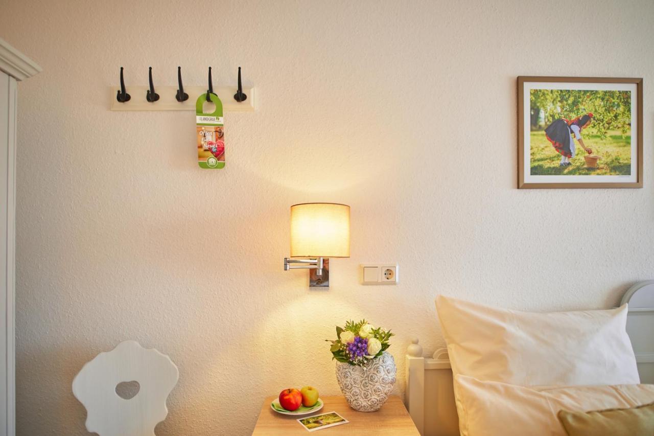 Hotel Landgraf ชวาล์มชตัดท์ ภายนอก รูปภาพ