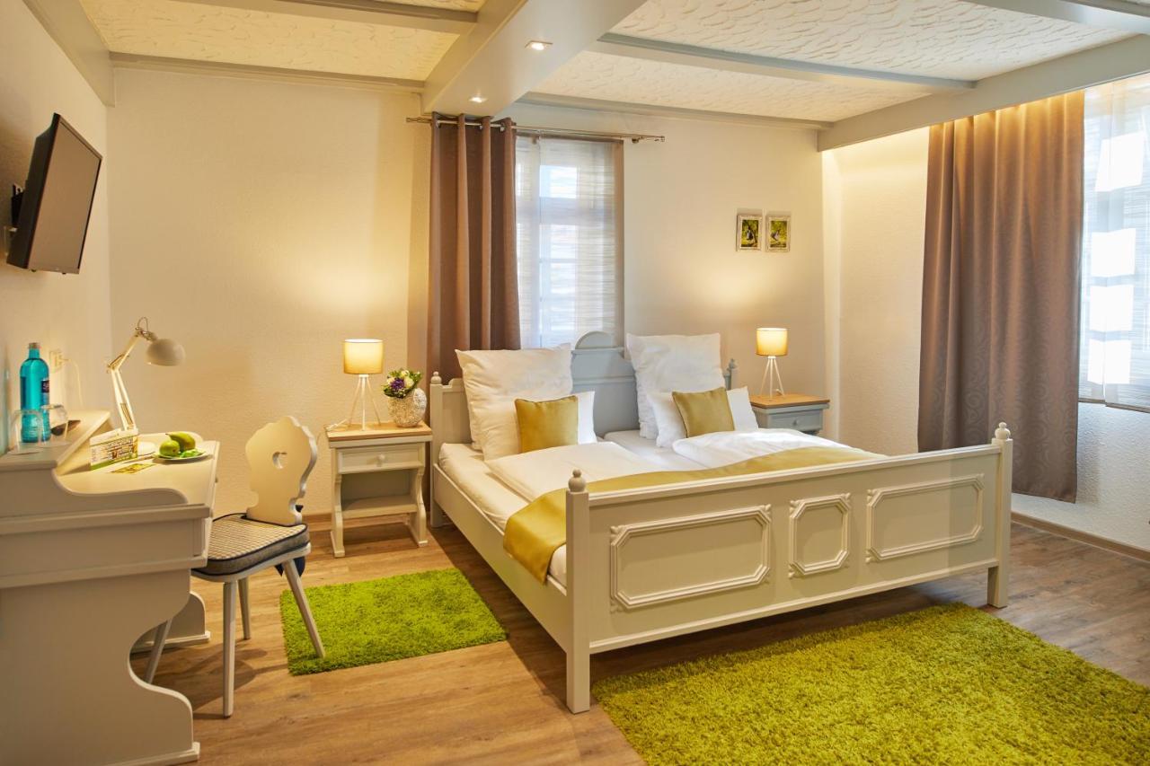 Hotel Landgraf ชวาล์มชตัดท์ ภายนอก รูปภาพ